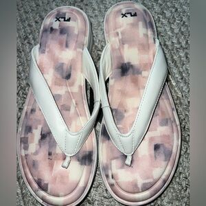 NWT FLX Memory Foam Flipflops